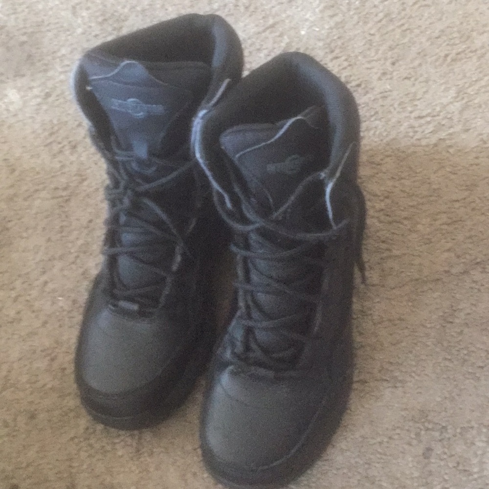 Steel toe boots